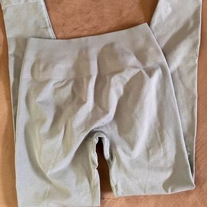 Alphalete Amplify leggings